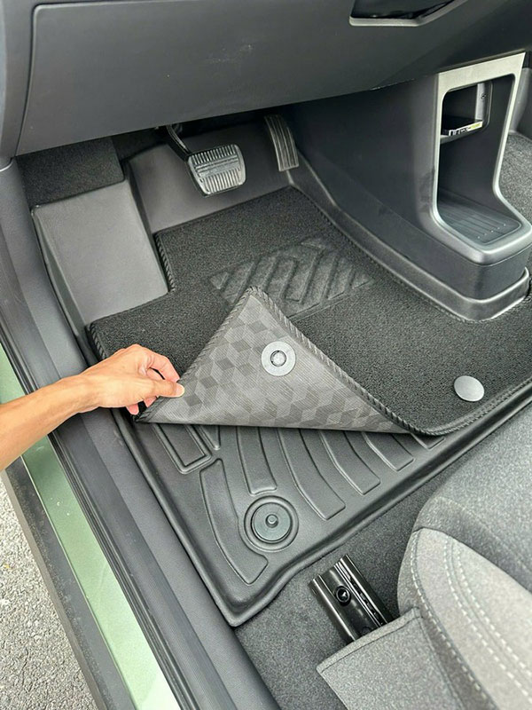 lưu ý khi sử dụng thảm lót sàn ô tô cao su