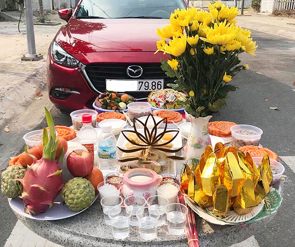 ý nghĩa phong thuỷ lễ cúng xe ô tô mới mua