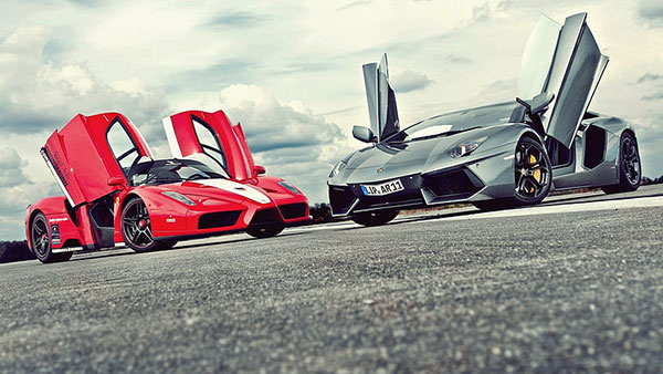 Hình nền 2 siêu phẩm Ferrari đang được săn đón nhất hiện nay
