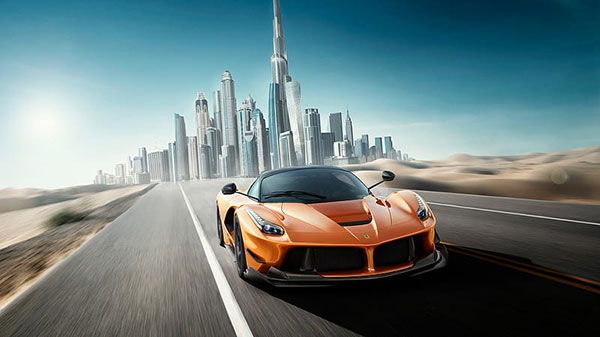 Hình nền xe ferrari giữa đô thị hiện đại