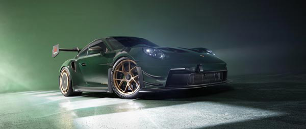 Hình nền xe Porsche 4K chụp trong studio phối màu đơn giản