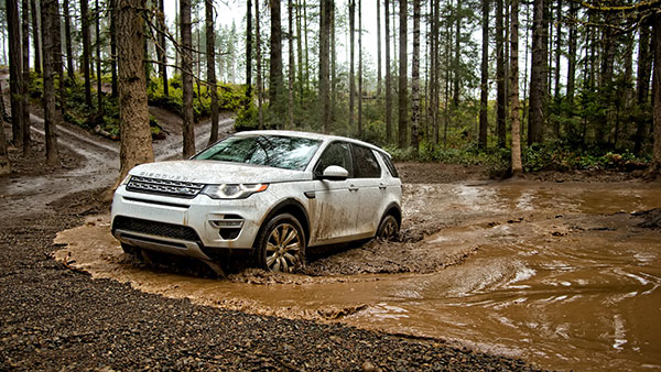 kinh nghiệm lái xe ô tô trong trường hợp khó